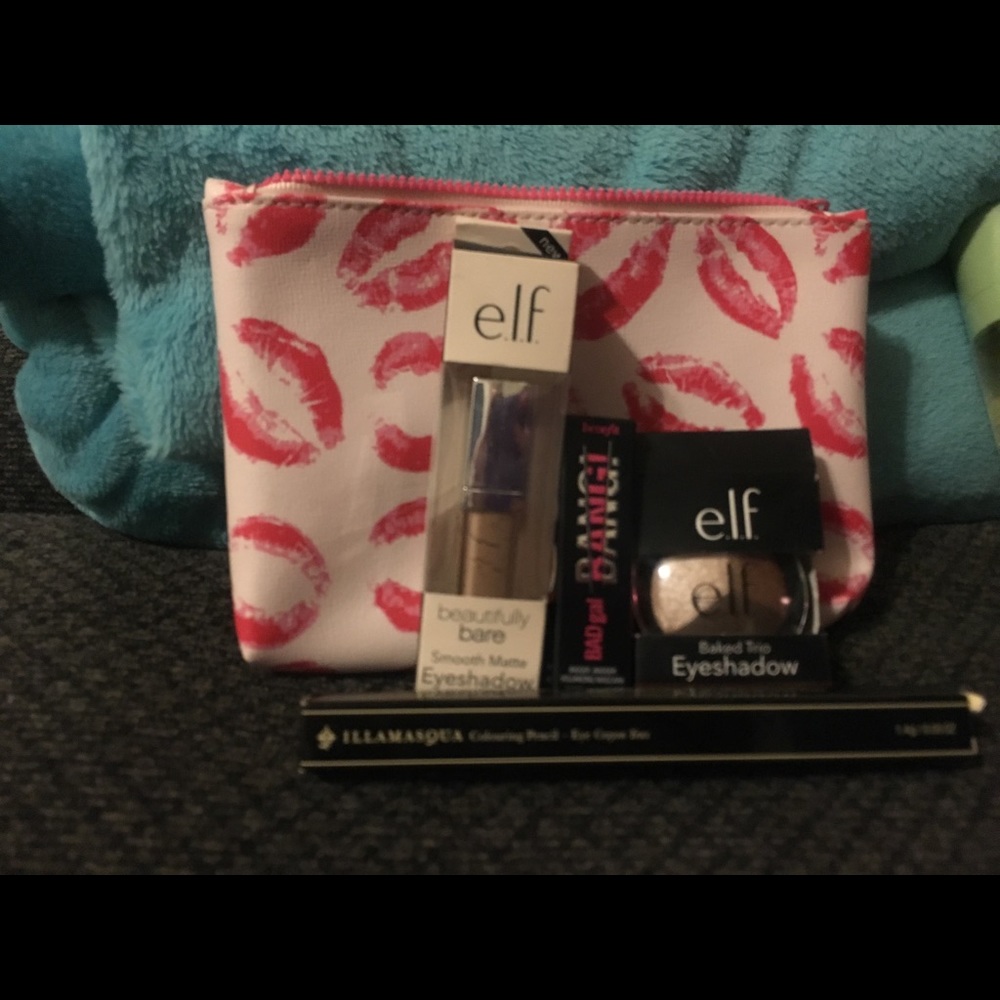 Makeup bundle